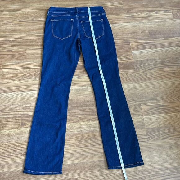Old Navy Mid-Rise Wow Bootcut Jeans – Size 4 in Dark Wash New - Picture 9 of 9
